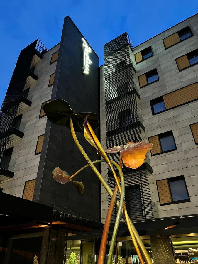 Radisson Hotel Nola Naples Экстерьер фото