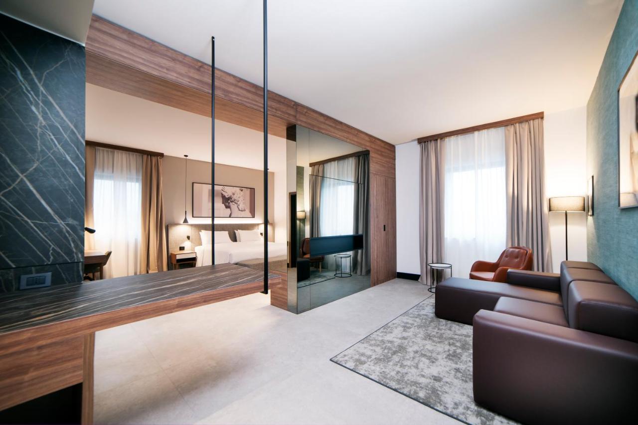 Radisson Hotel Nola Naples Экстерьер фото